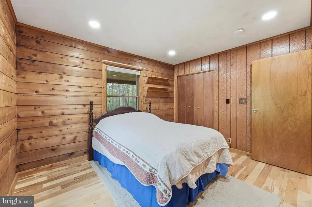 2123 Oak Park Madison VA 22727