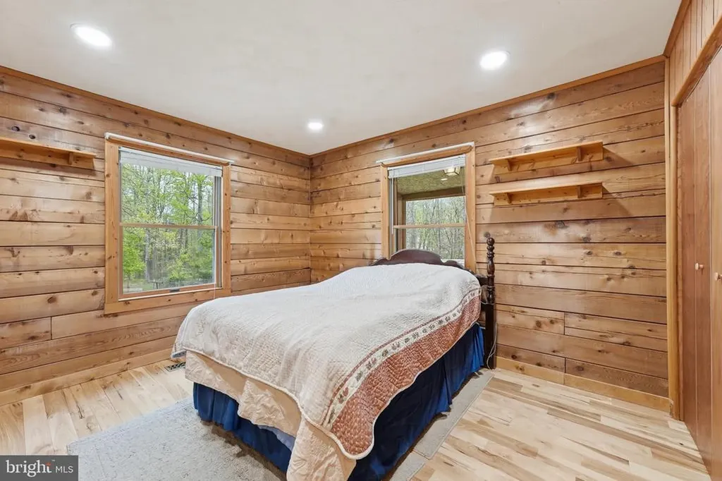 2123 Oak Park Madison VA 22727