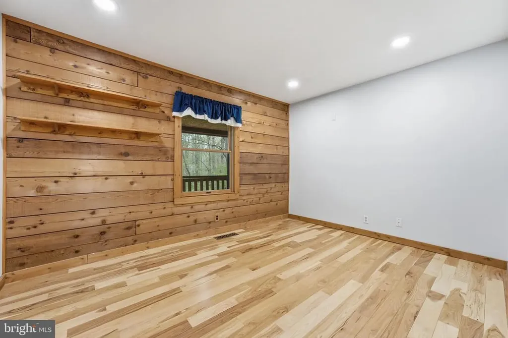 2123 Oak Park Madison VA 22727