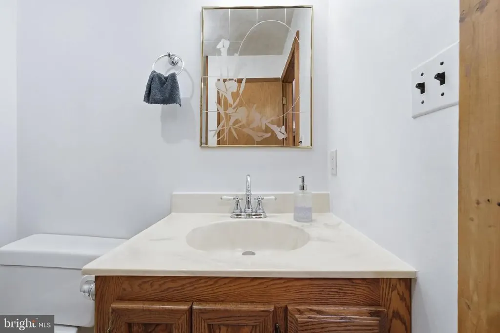 2123 Oak Park Madison VA 22727