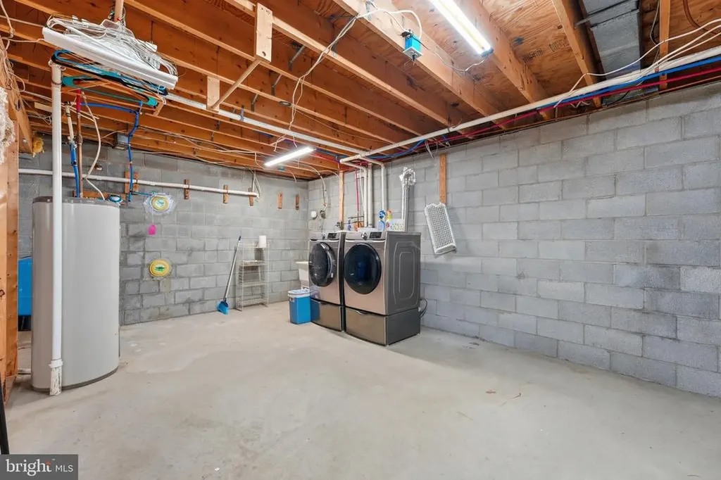 2123 Oak Park Madison VA 22727