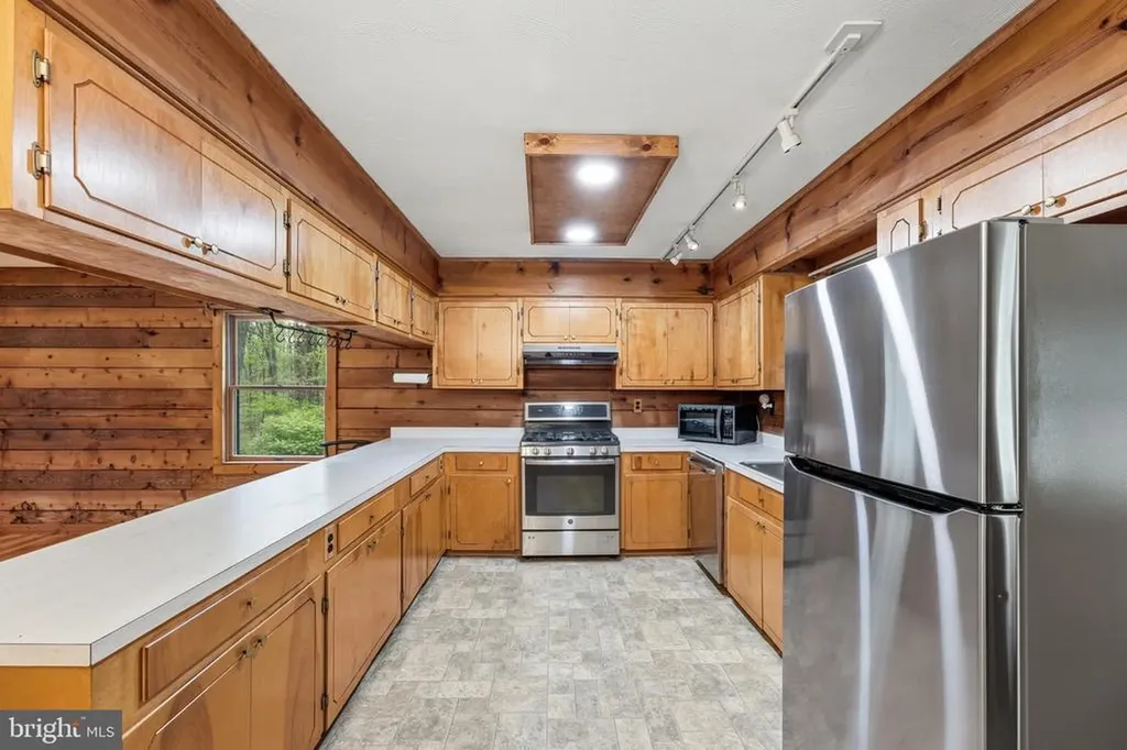 2123 Oak Park Madison VA 22727