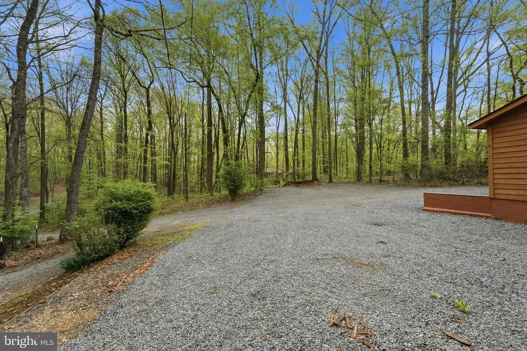 2123 Oak Park Madison VA 22727
