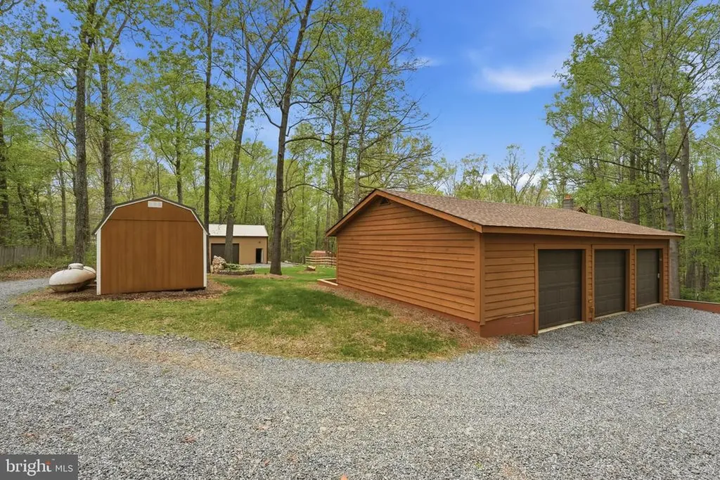 2123 Oak Park Madison VA 22727