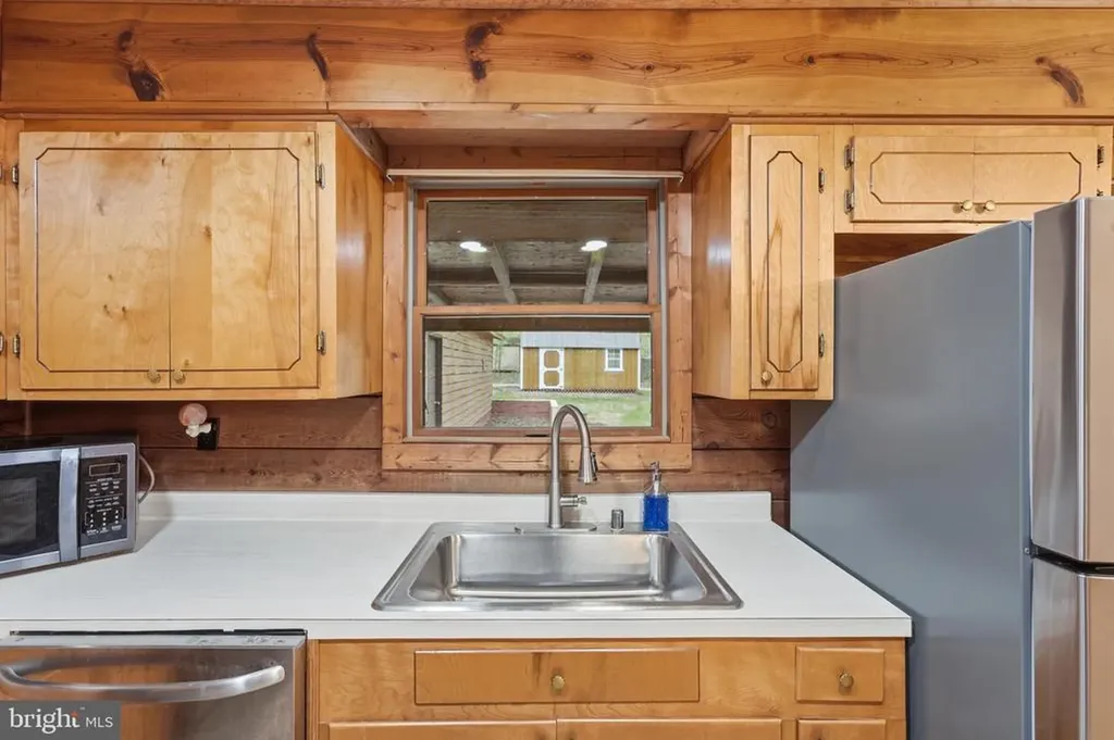 2123 Oak Park Madison VA 22727