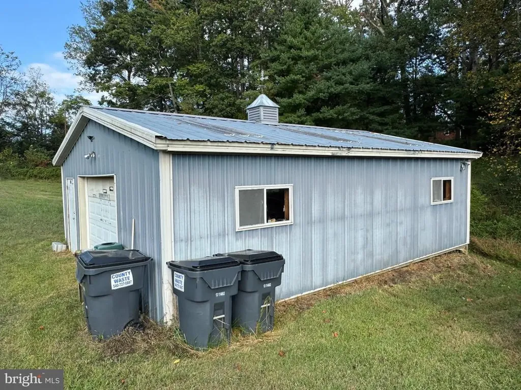 5424 Seminole Trail N Brightwood VA 22715