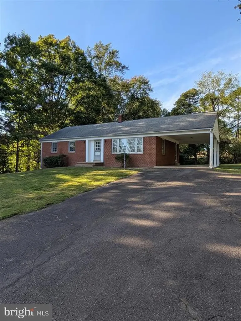 5391 Seminole Trail N Brightwood VA 22715