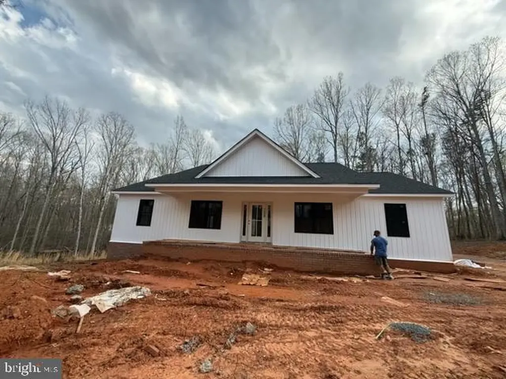 2804 Waldrop Church Road Louisa VA 23093