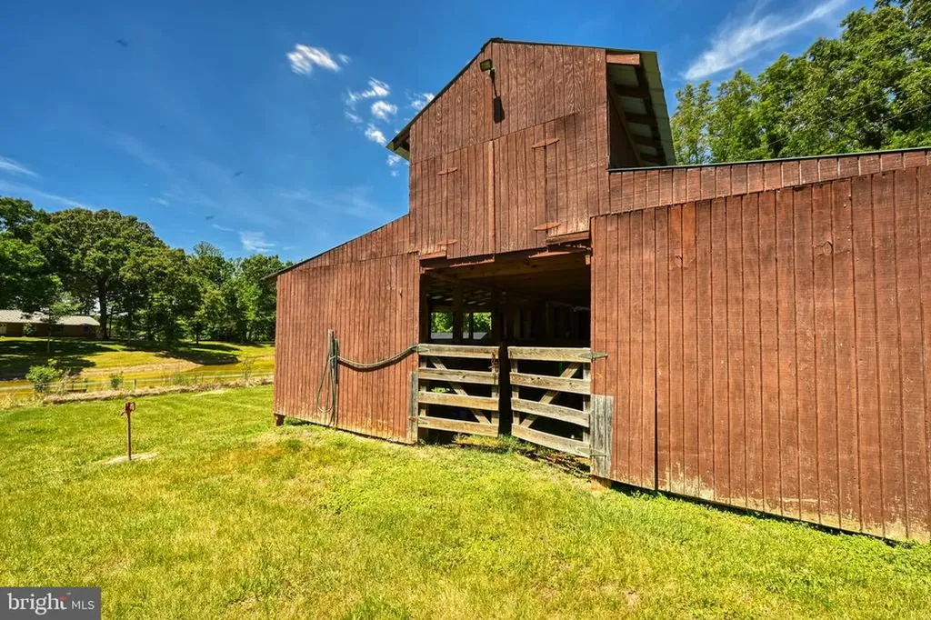 321 Willow Oak Lane Bumpass VA 23024