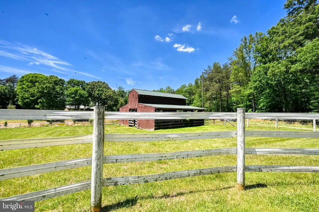321 Willow Oak Lane Bumpass VA 23024