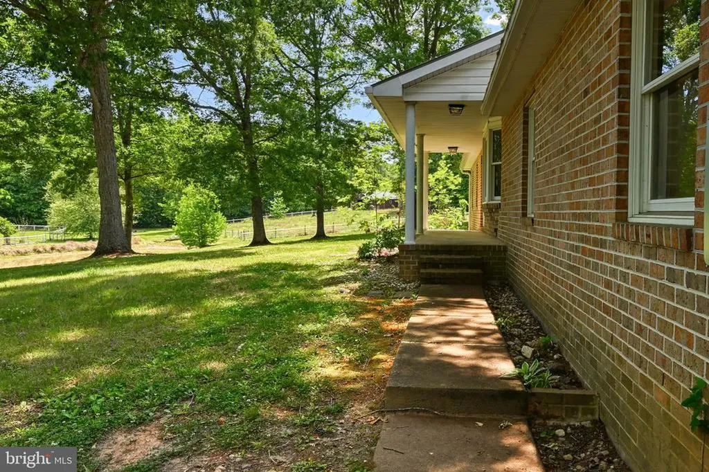 321 Willow Oak Lane Bumpass VA 23024