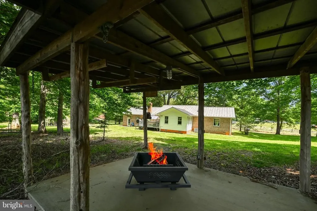 321 Willow Oak Lane Bumpass VA 23024