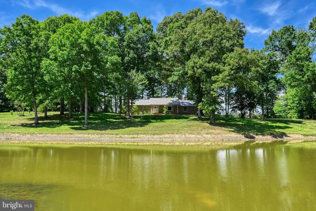 321 Willow Oak Lane Bumpass VA 23024
