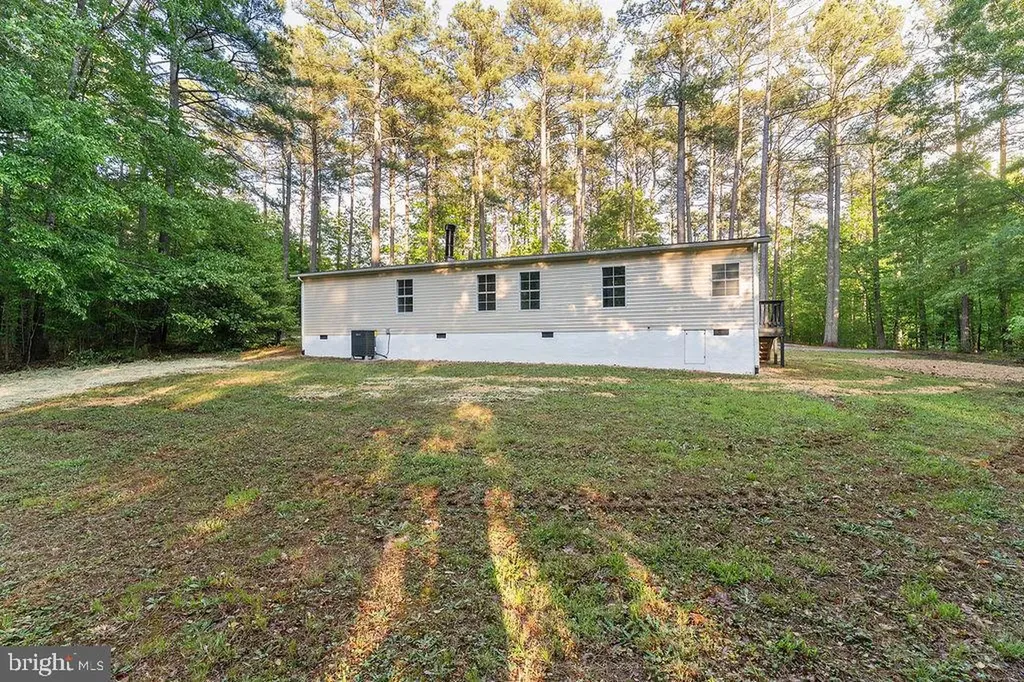 1109 Eastham Road Bumpass VA 23024