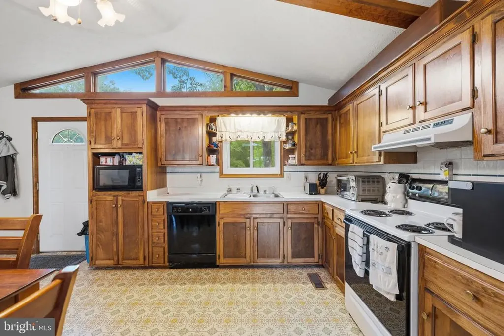 303 Pine Drive Louisa VA 23093