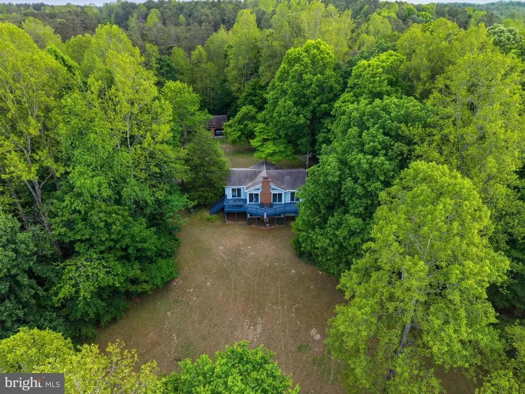 303 Pine Drive Louisa VA 23093