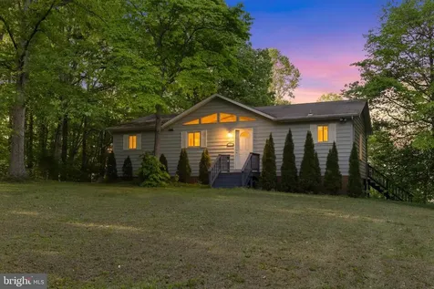 303 Pine Drive Louisa VA 23093