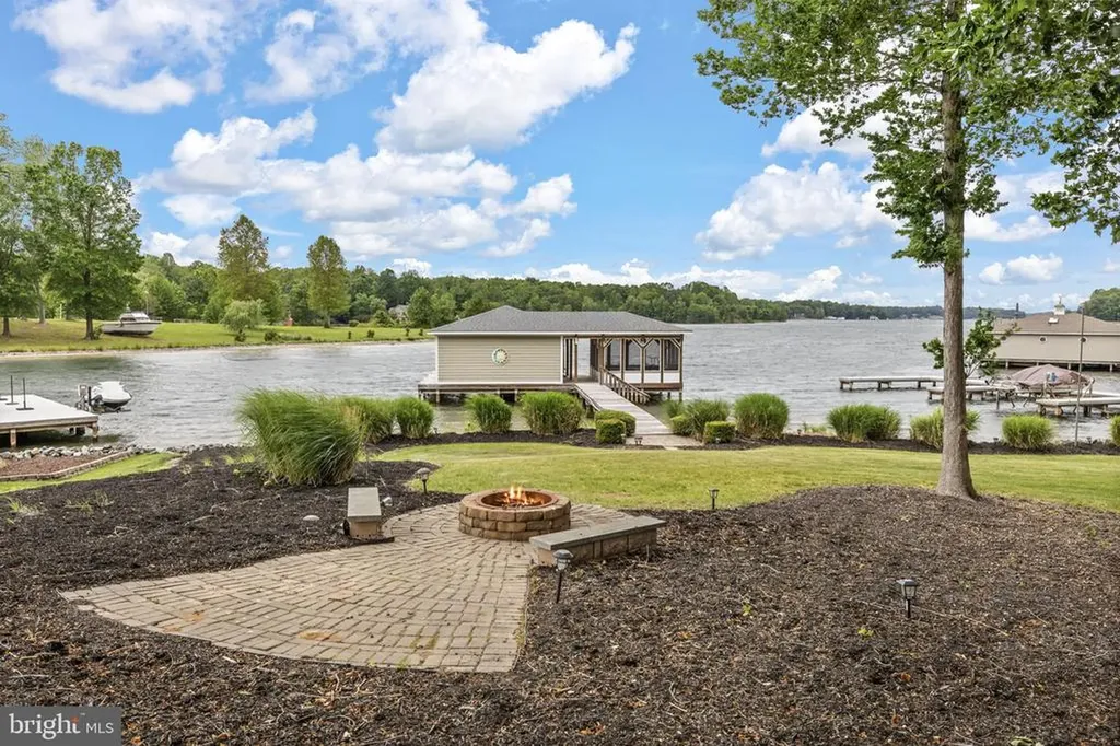 126 Village Drive Bumpass VA 23024