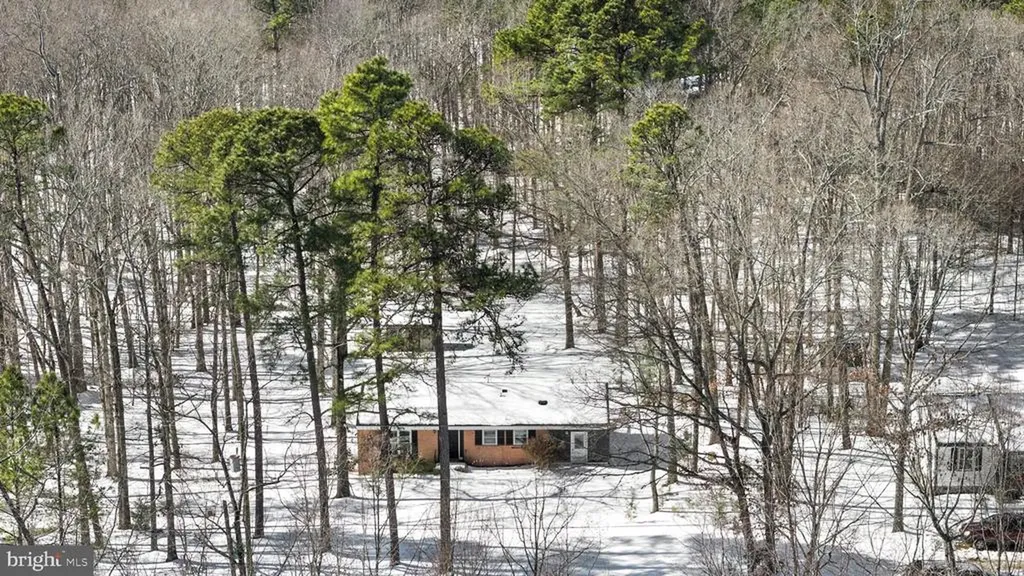 727 Chalklevel Road Louisa VA 23093