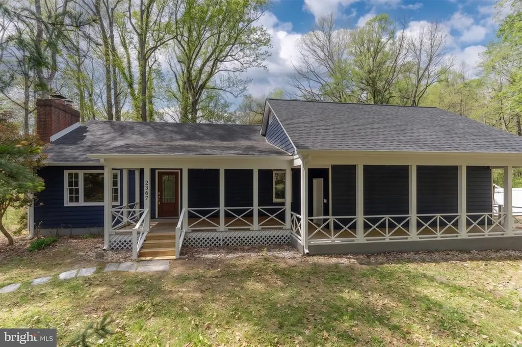 2367 Lakeshore Drive N Louisa VA 23093