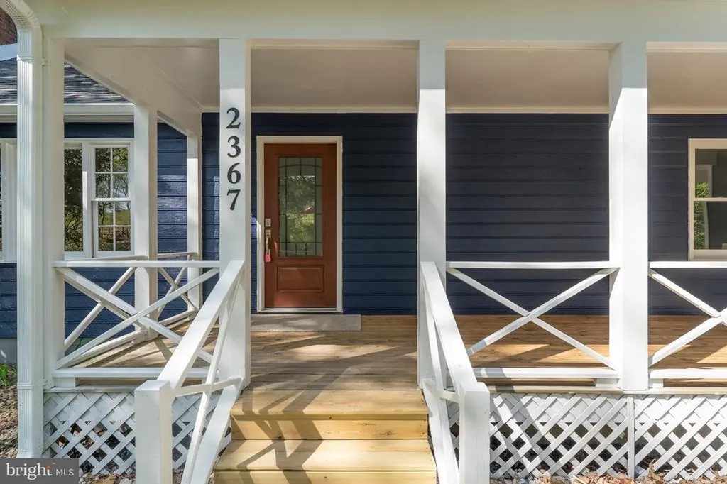 2367 Lakeshore Drive N Louisa VA 23093