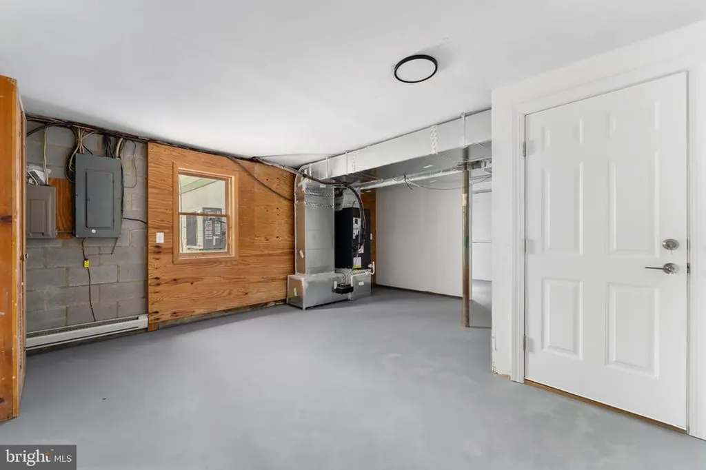 2367 Lakeshore Drive N Louisa VA 23093