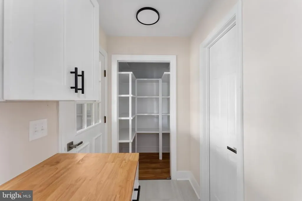 2367 Lakeshore Drive N Louisa VA 23093