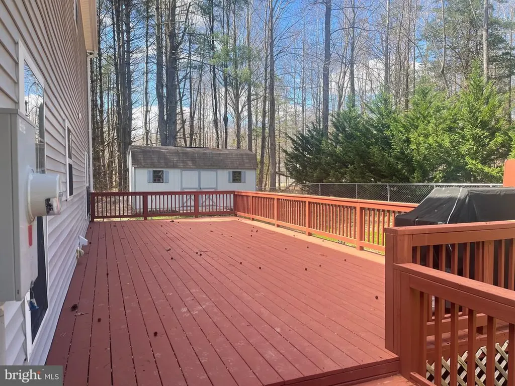 33 Bogey Lane Bumpass VA 23024