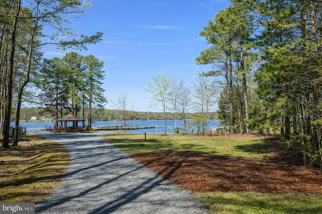 33 Bogey Lane Bumpass VA 23024