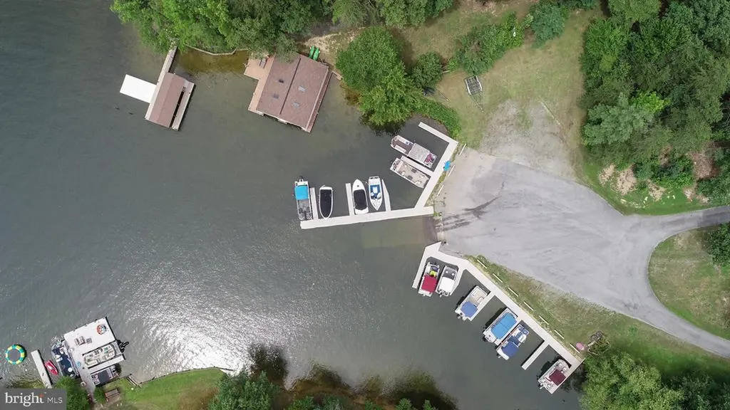 199 Hickory Lane Bumpass VA 23024