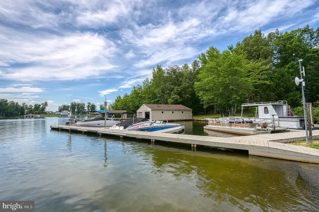 199 Hickory Lane Bumpass VA 23024