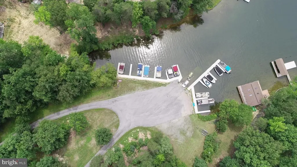 199 Hickory Lane Bumpass VA 23024