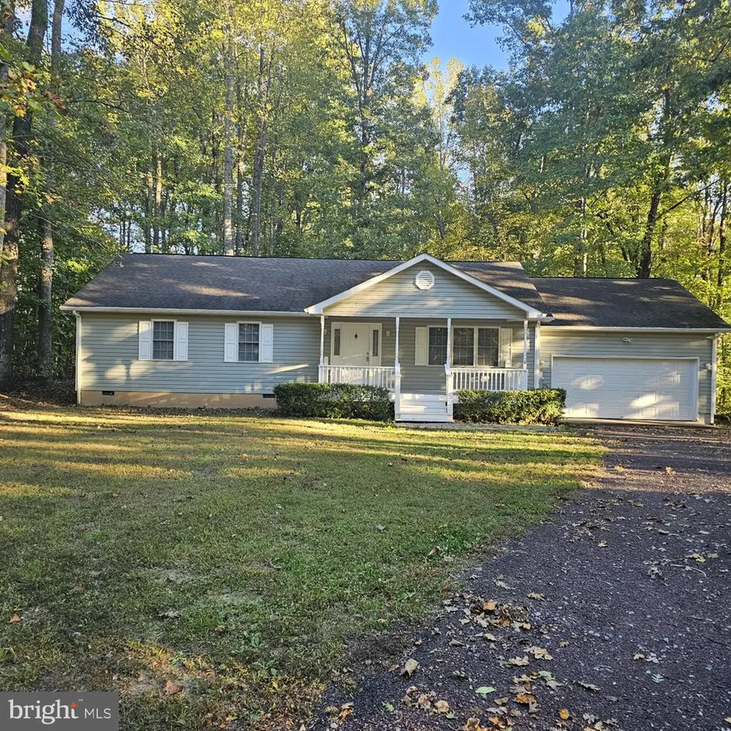 1276 Peach Grove Road Louisa VA 23093