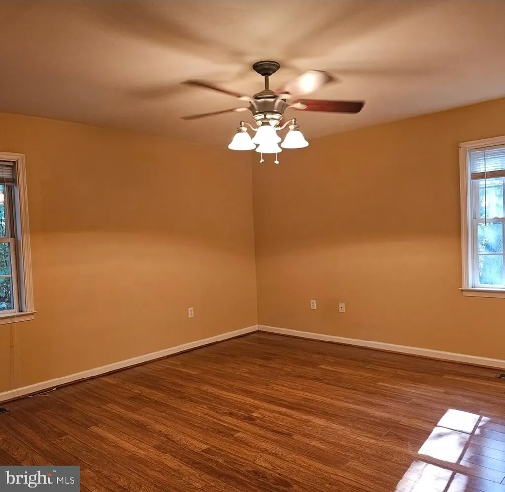 1276 Peach Grove Road Louisa VA 23093