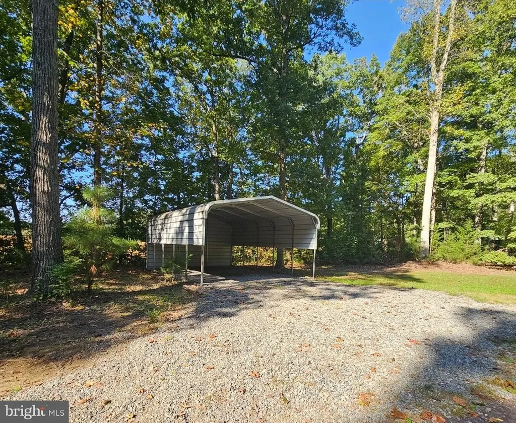 1276 Peach Grove Road Louisa VA 23093