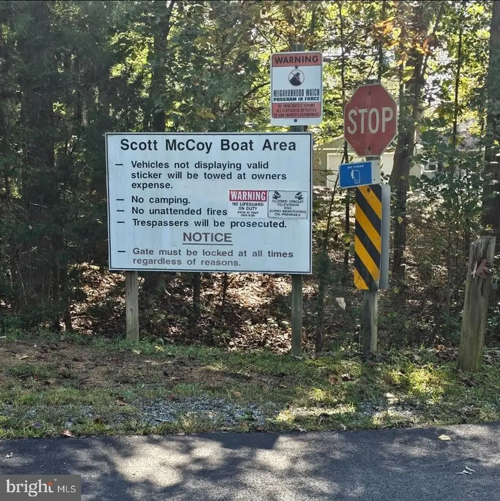 1276 Peach Grove Road Louisa VA 23093