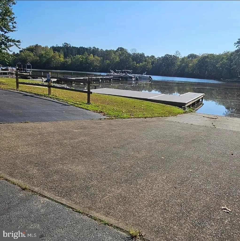 1276 Peach Grove Road Louisa VA 23093