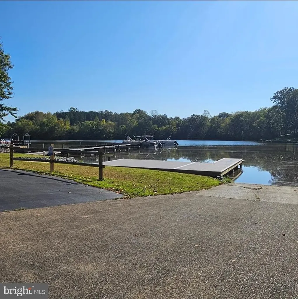 1276 Peach Grove Road Louisa VA 23093
