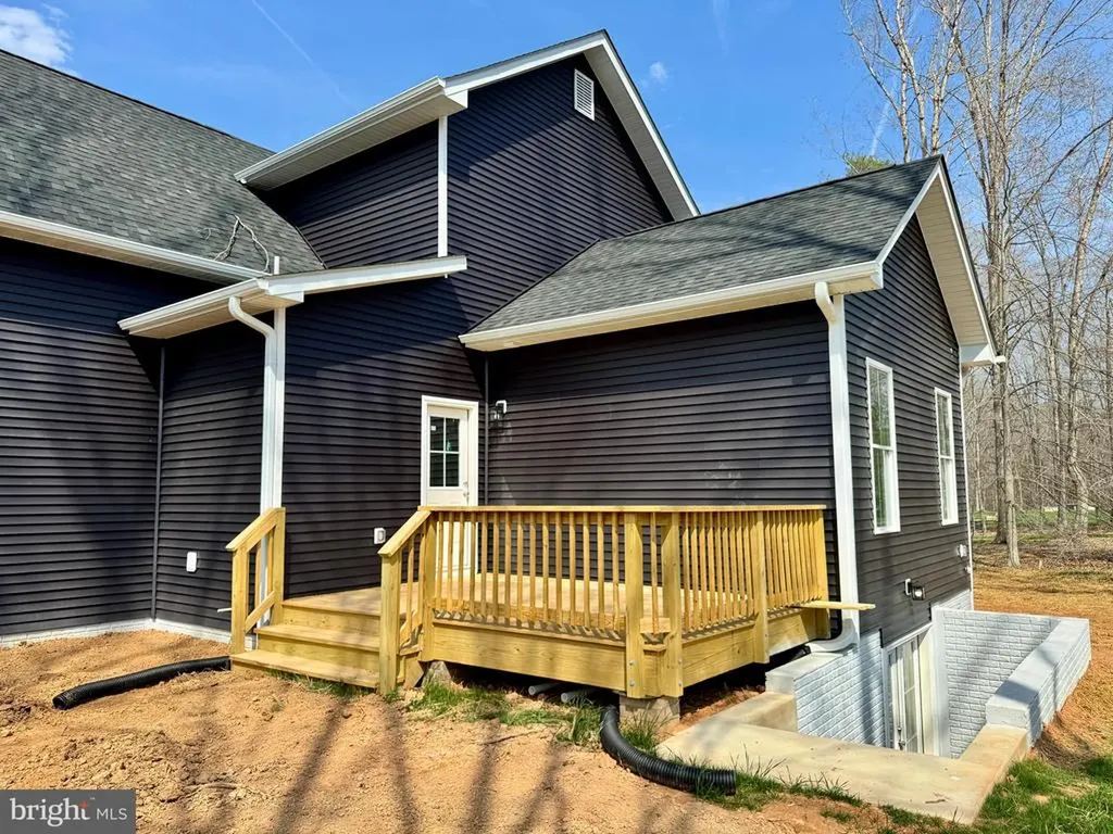 639 Noahs Landing Drive Bumpass VA 23024