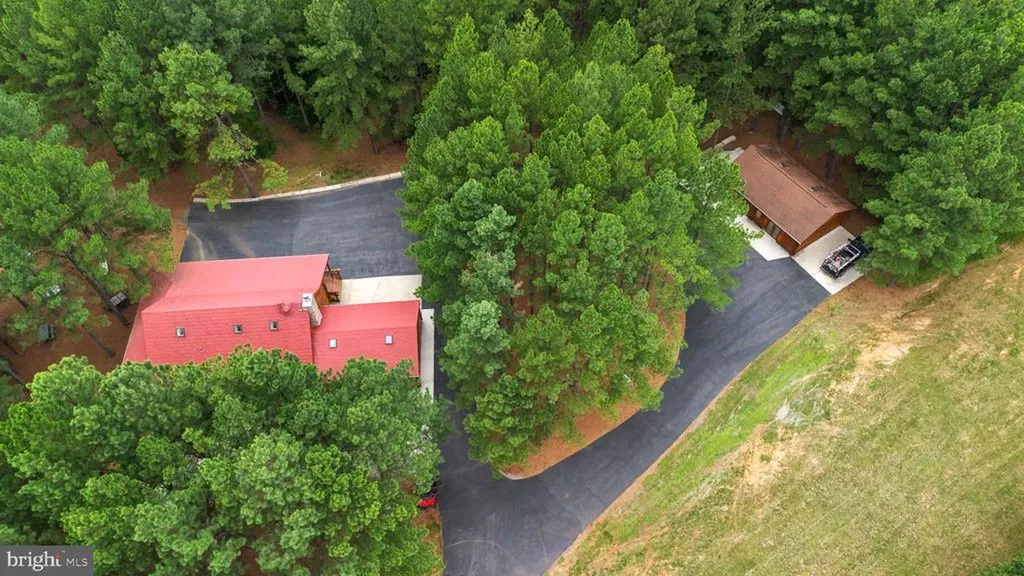 362 Dell Perkins Road Louisa VA 23093