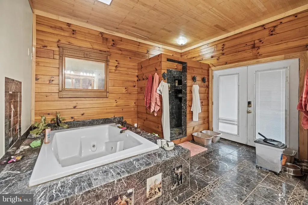 362 Dell Perkins Road Louisa VA 23093