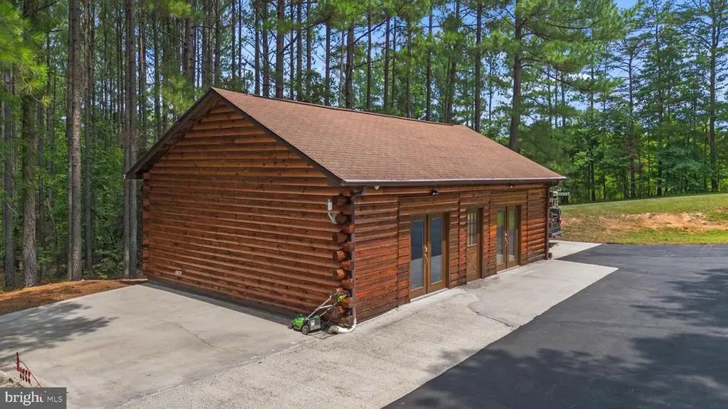 362 Dell Perkins Road Louisa VA 23093