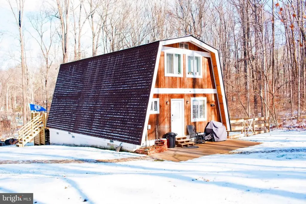 1659 Lakeshore Drive S Louisa VA 23093