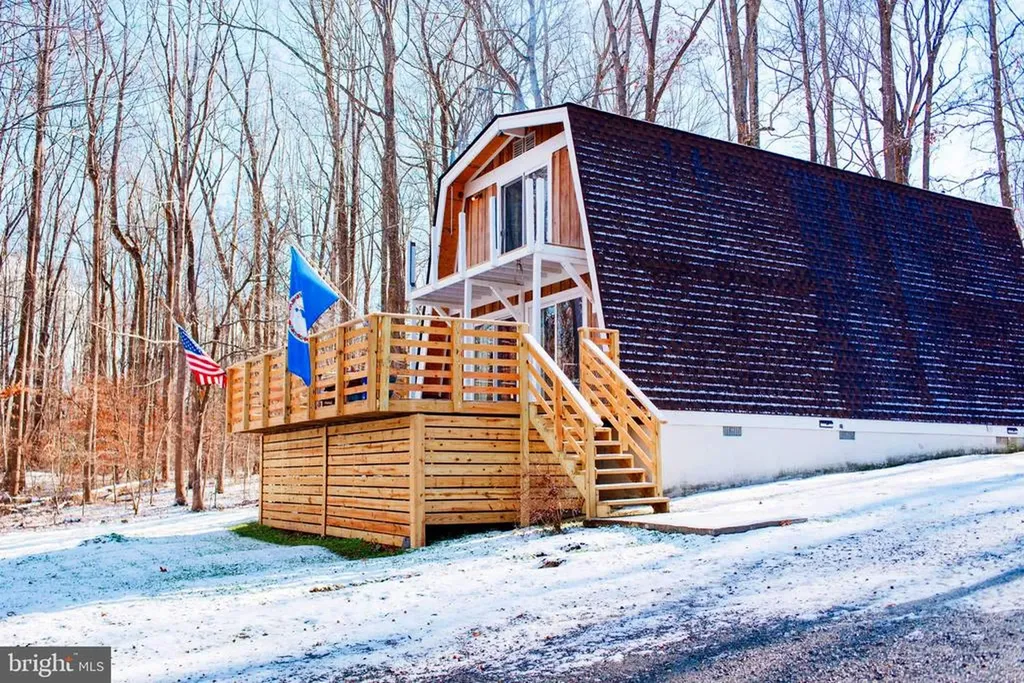 1659 Lakeshore Drive S Louisa VA 23093