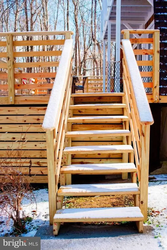 1659 Lakeshore Drive S Louisa VA 23093