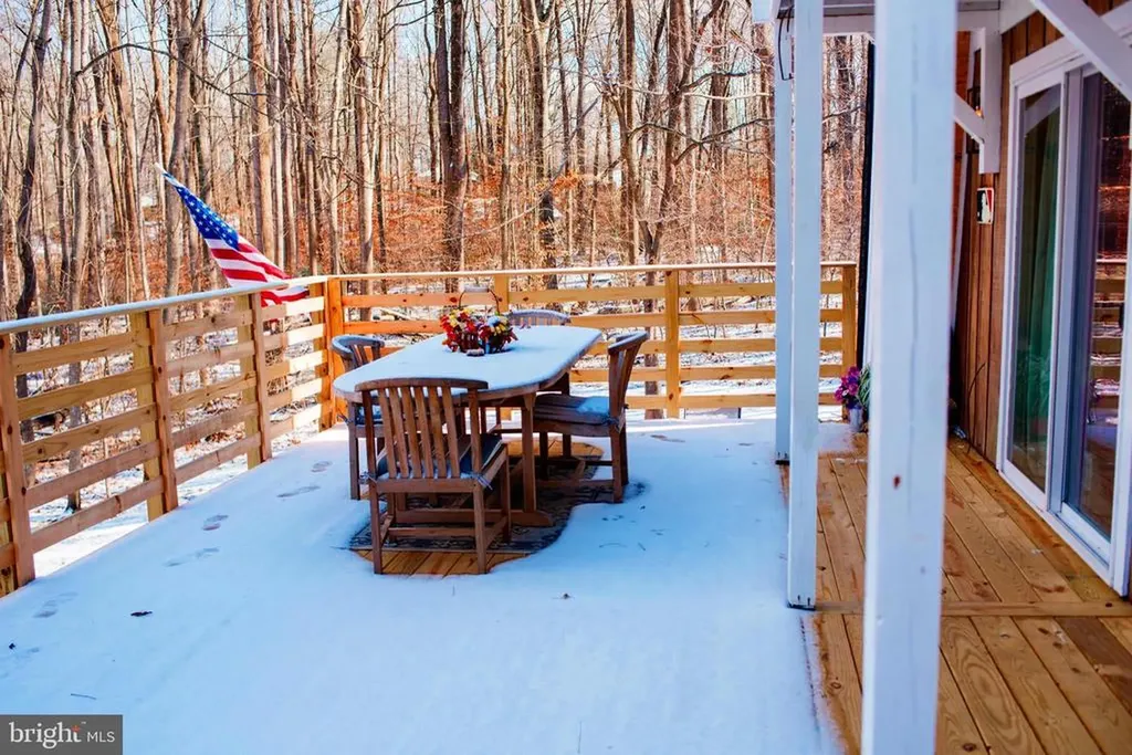 1659 Lakeshore Drive S Louisa VA 23093