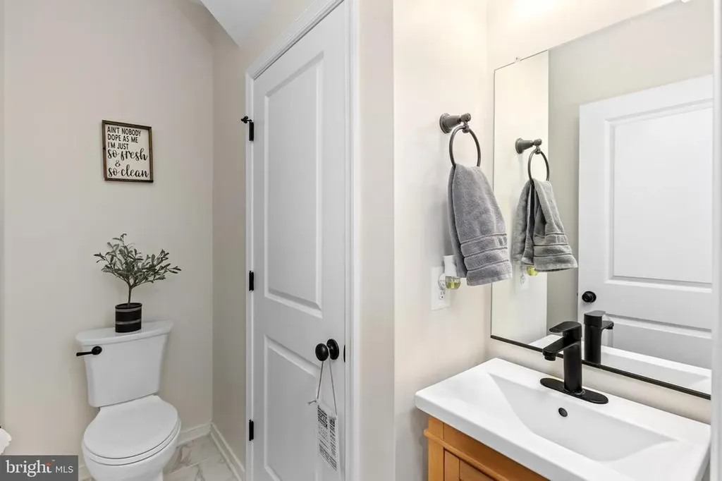 296 Robbie Road Bumpass VA 23024