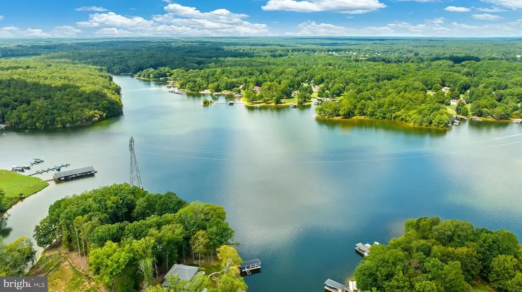 296 Robbie Road Bumpass VA 23024