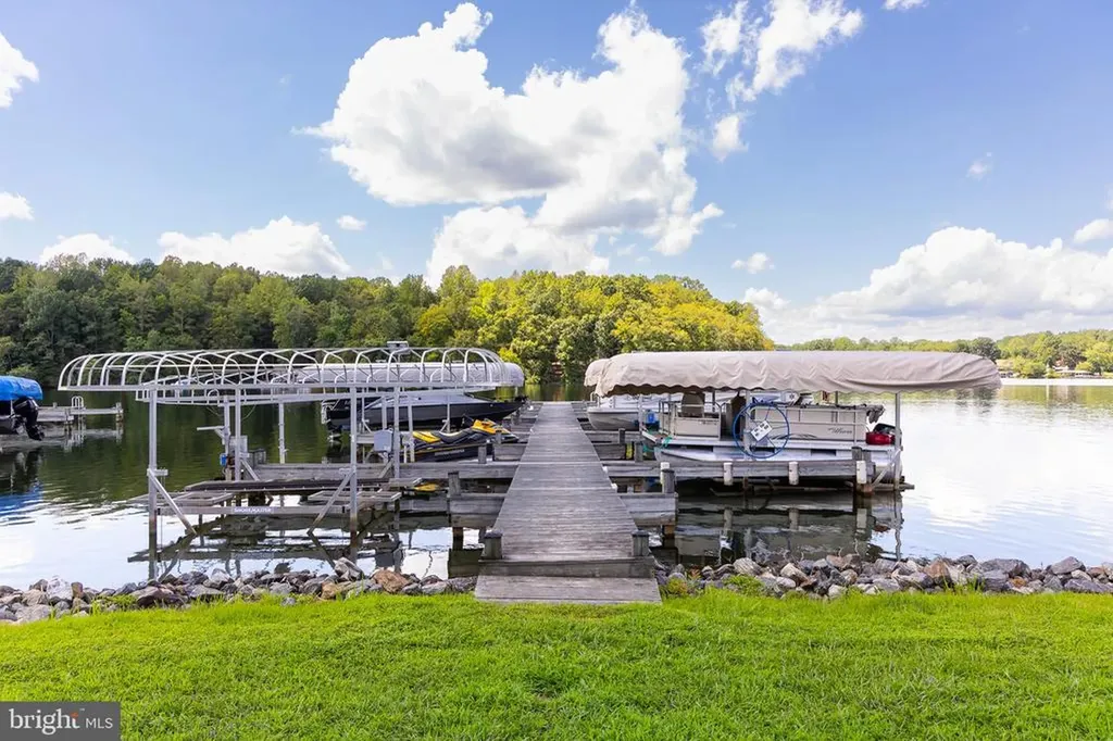 296 Robbie Road Bumpass VA 23024