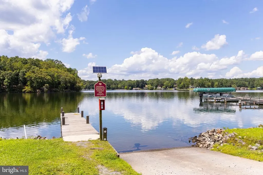 296 Robbie Road Bumpass VA 23024